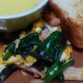 ホウレン草とコーンのサラダ