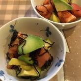 トマトとアボカドの麺つゆサラダ