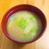 とろとろ甘い 白菜の味噌汁 by 吉田 朋美さん