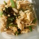 ホウレン草とベーコンの卵炒め