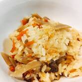 牛肉とゴボウの炊き込みご飯