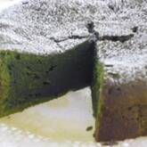 抹茶とホワイトチョコレートのガトーショコラ