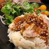 3種のタレで本場の味！炊飯器でつくるシンガポールチキンライス（海南鶏飯）