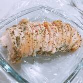 レンジで手軽にしっとりおいしい！作り置きサラダチキン