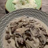 生クリーム仕立てのビーフストロガノフ