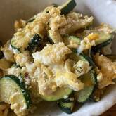 止まらない美味しさ！ズッキーニと卵のソテー