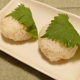 天かすと大葉のおにぎり