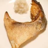 シンプルなおいしさ！ブリカマの塩焼き