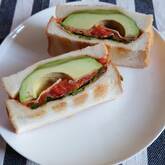 グリル野菜のBLTサンド