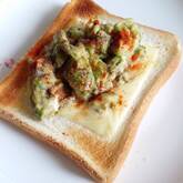 アボカドチーズトースト