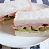 ハムとリンゴのサンドイッチ