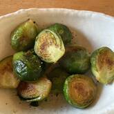 甘くて香ばしい！芽キャベツのバター炒め