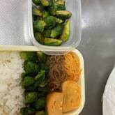 甘くて香ばしい！芽キャベツのバター炒め