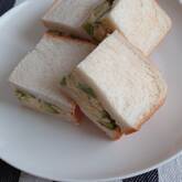 アボカドと卵のサンド