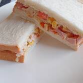 春キャベツのコールスローたっぷりサンド