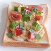 シラスとトマトのオープンオムレツサンド