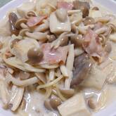 ベーコンとキノコの豆乳スープ