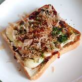 お好み焼き風トースト