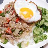 タイ風ひき肉炒めプレート