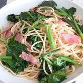 シンプルが一番！ホウレン草とベーコンのパスタ