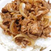 豚肉とネギのすき焼き風丼