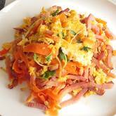 ニンジンとミツバのスクランブルエッグ