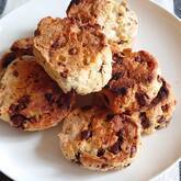 ホットケーキミックスで簡単！パリパリチョコと豆腐のしっとりスコーン by  森岡 恵さん