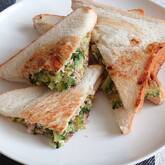 ゴーヤとツナのホットサンド