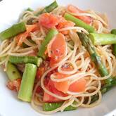 グリーンアスパラとトマトのスパゲティー