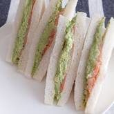 アボカドサーモンサンド