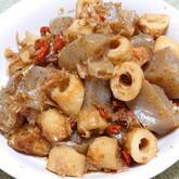 お手軽食材で！ちくわとコンニャクの煮物