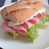 ハムとチーズのバゲットサンド