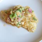 ブロッコリーとベーコンのオムレツ