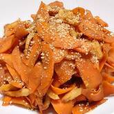 ニンジンとちくわのみそ炒め