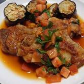 チキンソテー大葉トマトソース