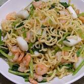 ホウレン草とシーフードの塩焼きそば