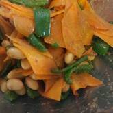 ニンジンと大豆のゴマ和え