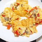 アサリとパプリカのオムレツ