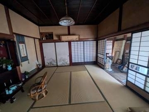 母が亡くなり、残ったのは築１２７年の空き家　「実家じまい」の難しさ…解体に大金、買い手探し難航、親族でもめることも　悩む息子に救いの手