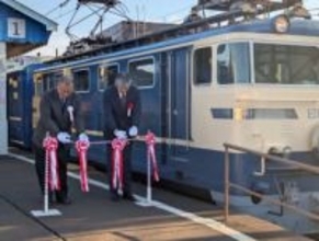 ブルートレインの残像を求め、大井川の青い客車に乗る