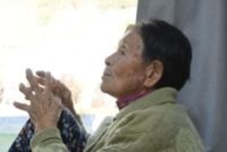 「１０代で従軍慰安婦にされ、拒もうとしたら拷問された」、証言の９７歳女性が誕生日に口ずさんだ歌は…　大使館前の少女像は移転されないまま、日韓政府の「最終解決」から１０年