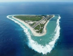 南鳥島に持ち上がった核ごみ最終処分場調査…電力会社や国の接触は数年前から　「いよいよ来た」小笠原村にくすぶる賛否、重い課題に臨む村長の思いは