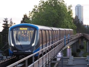 サッカーＷ杯開催都市バンクーバーの無人運転鉄道、新型車両の型式名はなぜ「４」を飛ばすのか？