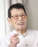 「「新聞は戦争を美化せよ！」に作家が込めた痛烈なメッセージ　敗戦時に「自決」を考えた軍国少年は、戦争の検証をライフワークに選んだ」の画像1