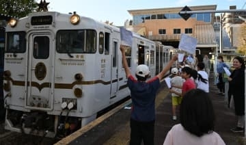 一人一人の得意を生かしたら、町のあちこちで小さな「奇跡」が起きた　「正しさって一つじゃない」始まりは福祉施設、駅カフェや教え合う「きょうしつ」に集う人々【地域再生大賞・受賞団体の今】
