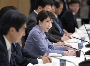 静かに始まった麻生氏との神経戦、高市首相はどう動く…　「国力研」発足に裏の意図