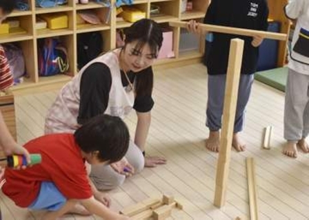 「壁ぺったん」「お口チャック」…よく聞く声かけが保育の現場から消える？  「適切が何か分からない」保育士らは線引きに悩み、国のガイドラインは虐待に一本化