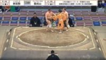「まだー！（怒）」若手行司、身を挺して“待った”「これは激おこ」「よく止めた」ファン注目 あまりの迫力に「すみません」年上力士も恐縮