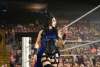 「美しすぎる」かつて日本でも活躍した“ラテン系”世界女王、ニューヨークで撮影された“貫禄の私服ポートレートショット”が大バズり