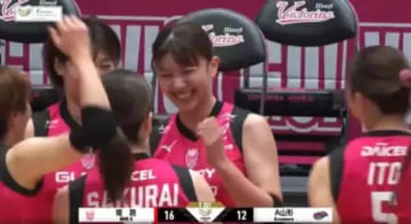 “かわいいだけ”じゃない…豪快なドヤ顔 女子バレー、注目選手が１枚ブロックを決めた直後に驚きの表情